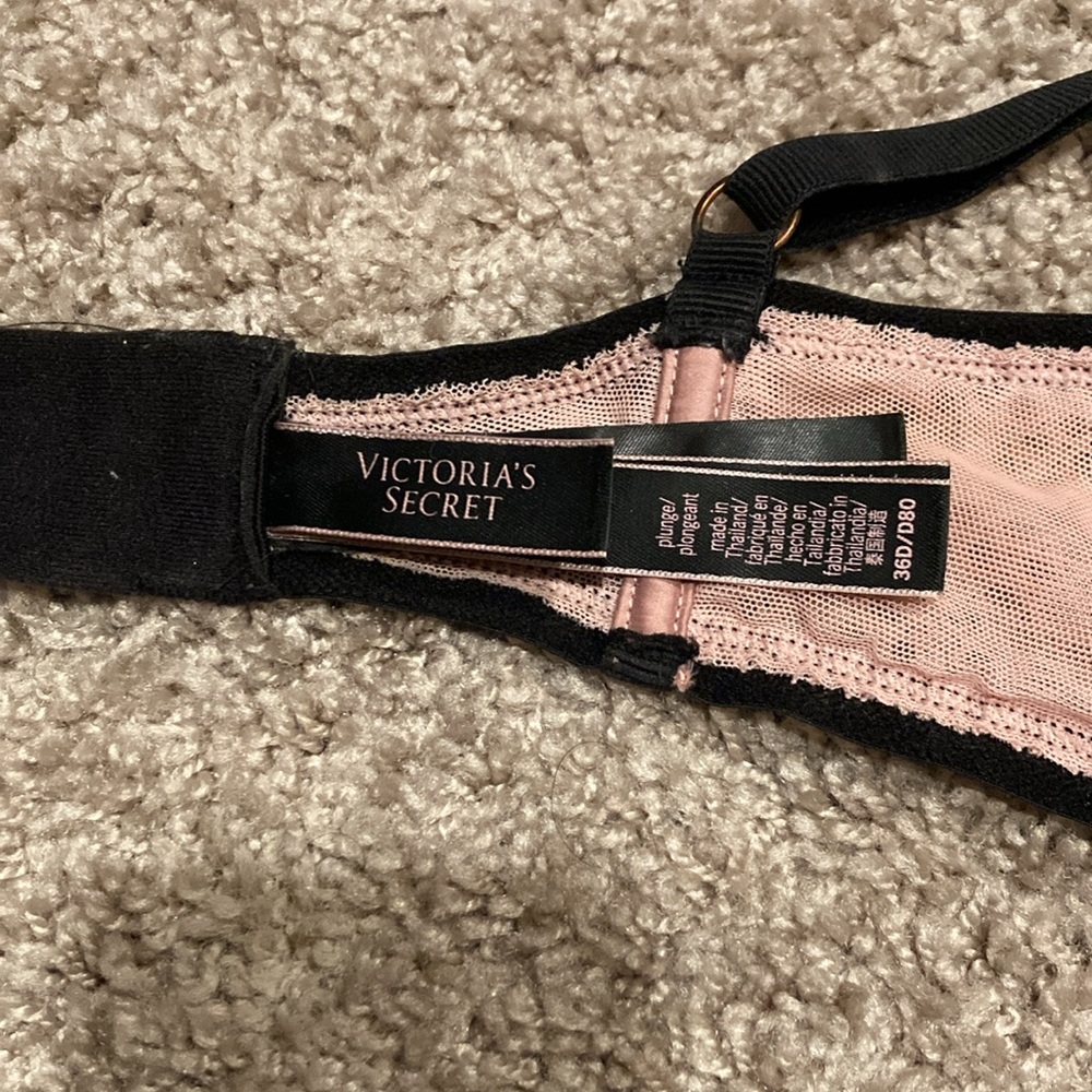 VS bra 36d - Picture 3 of 6